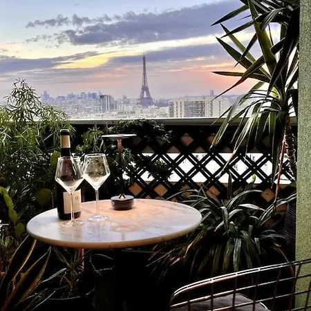 아파트 Parisian Flat Eiffel Tower View