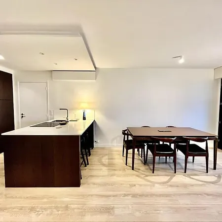 Parisian Flat Eiffel Tower View Apartment *