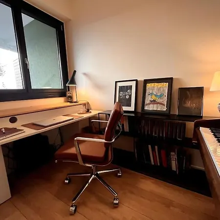 Parisian Flat Eiffel Tower View 아파트 파리