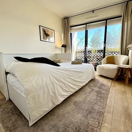 Parisian Flat Eiffel Tower View Apartment